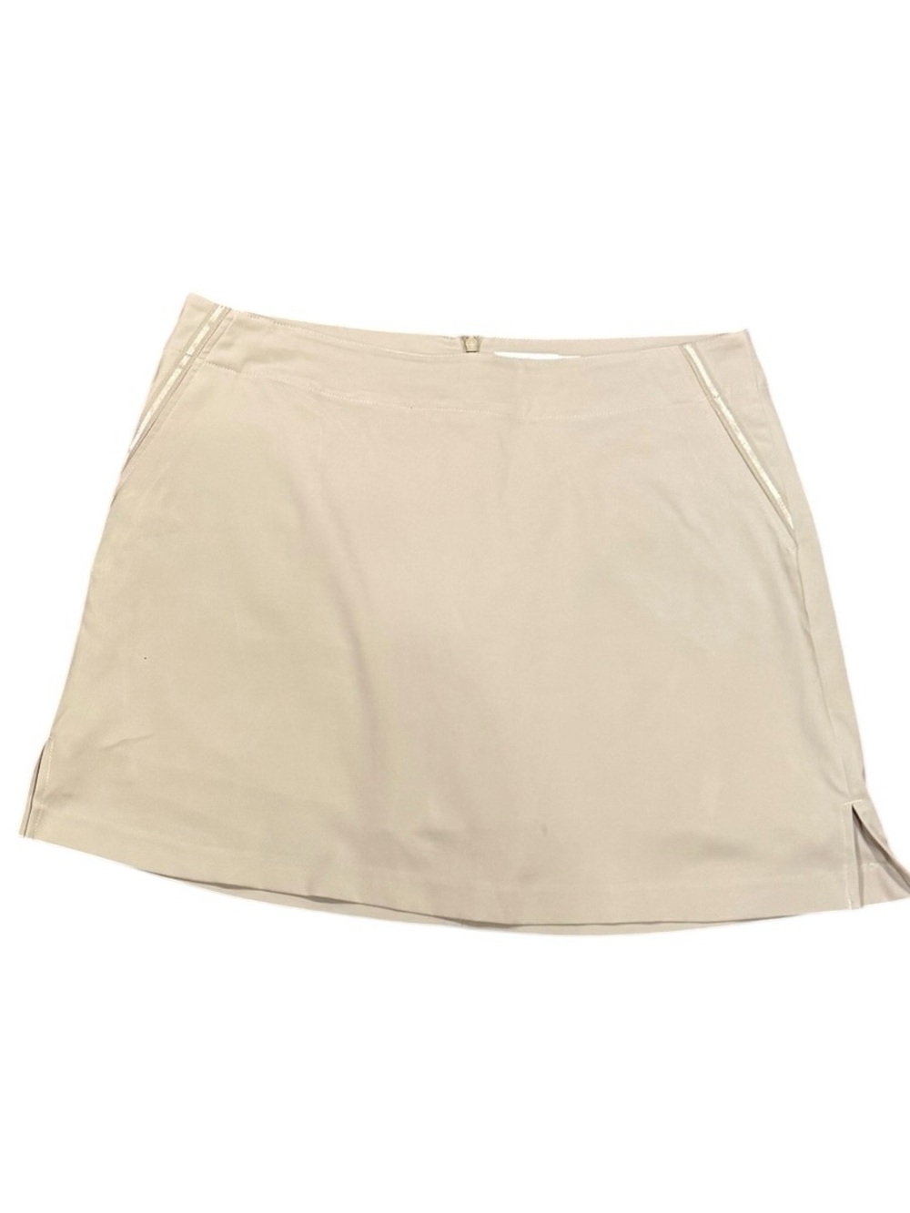 Lady Hagen Beige Golf Skort w/ Subtle Trim - Excellent Preowned Condition - 10